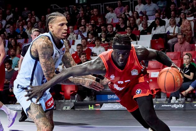 German Basketball Bundesliga BBL , FC Bayern Munich Basketball vs EWE BASKETS Oldenburg, Munich FC Bayern Basketball, Oldenburg EWE BASKETS, 2026 05 10 in Munich BMW Park GABRIEL Wenyen FC Bayern Munich Basketball Center C Nr32 FCBB32 , KYSER Michale EWE BASKETS Oldenburg Center C Nr12 OLD12 sportworld Munich BMW Park Bayern Germany