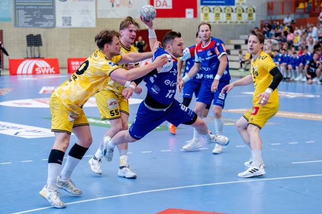 Krefeld, 10 05 2026, Handball, Men, 2 Bundesliga, 31 Matchday, 2025 2026 HSG Krefeld Niederrhein HBW Balingen Weilstetten Merlin Fuß HBW Balingen Weilstetten, 13 on goal throw