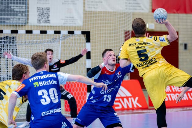 Krefeld, 10 05 2026, Handball, Men, 2 Bundesliga, 31 Matchday, 2025 2026 HSG Krefeld Niederrhein HBW Balingen Weilstetten Falk Kolodziej HSG Krefeld Niederrhein, 5 on a throw from the back