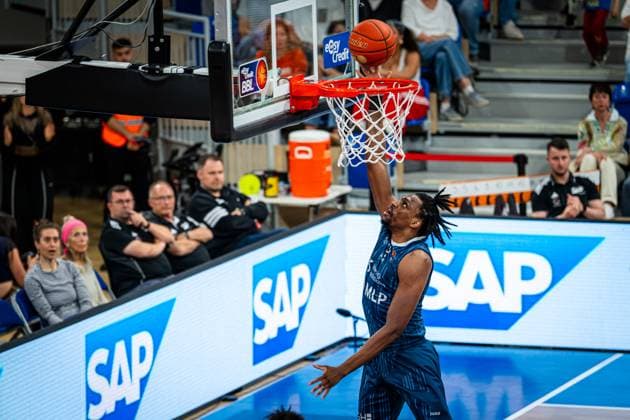 Osun Osunniyi 12 MLP Academics Heidelberg scores a spectacular dunk in the game in Heidelberg Dunk by Osun Osunniyi 12 MLP Academics Heidelberg in Heidelberg Copyright: xMichaelxGelhardtx