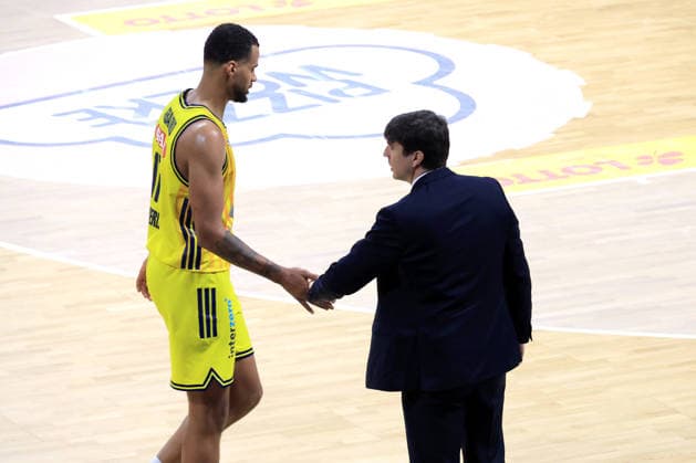 DEU, easyCredit BBL, ALBA vs Bayern Muenchen, 10 05 2026, Max Schmeling Halle, Berlin, DEU, easyCredit BBL, ALBA vs Bayern Muenchen, in the picture CHIEF TRAINER Pedro Calles ALBA Berlin , Norris Agbakoko ALBA Berlin 17 nordphotoxGmbHx xEngler nph00076