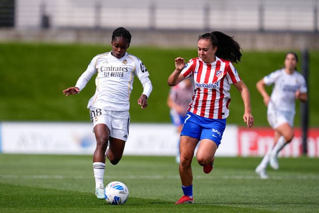May 10, 2026, Valdebebas, Madrid, Spain: Linda Caicedo of Real Madrid and Natalia Penalvo Martin of Atletico de Madrid compete for the ball during the Spanish Women League, Liga F, football match played between Real Madrid and Atletico De Madrid at Alfredo Di Stefano stadium on May 10, 2026, in Valdebebas, Madrid, Spain. Valdebebas Spain - ZUMAa181 20260510_zaa_a181_077 Copyright: xDennisxAgyemanx