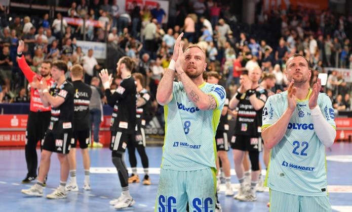 10 05 2026 Handball 1 Bundesliga DAIKIN HBL Season 2025 2026 31 Matchday HC Erlangen Metropolregion Nuremberg HCE VfL Gummersbach OGo xogox Lukas Blohme 8, VfL Gummersbach Kentin Mahe 22, VfL Gummersbach Cheers of joy at the end of the match