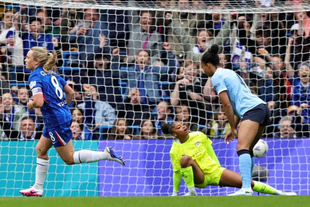 Chelsea Women v Manchester City Women Adobe Womens FA Cup Erin Cuthbert of Chelsea Women celebrates after scoring her sides first goal during the Adobe Womens FA Cup Semi-Final match at Stamford Bridge, London 10 05 2026 UK Newspapers OUT Copyright: xNeilxHolmesx FIL-23413-0008