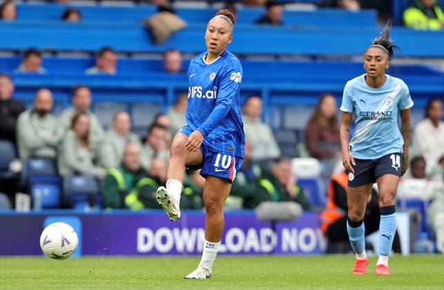 Chelsea Women v Manchester City Women Adobe Womens FA Cup Lauren James of Chelsea Women passes the ball during the Adobe Womens FA Cup Semi-Final match at Stamford Bridge, London 10 05 2026 UK Newspapers OUT Copyright: xNeilxHolmesx FIL-23413-0011