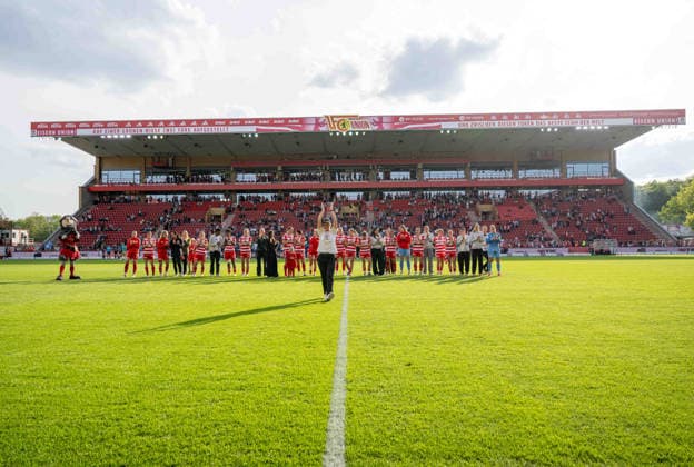 Soccer, Women, Season 2025 2026, Google Pixel Women Bundesliga 25 Matchday , 1 FC Union Berlin TSG 1899 Hoffenheim, Coach Ailien Poese 1 FC Union is celebrated and bid farewell by the fans after the final whistle, 10 05 2026, Copyright: xMatthiasxKochx