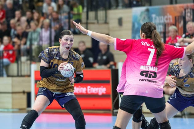 Anika Hampel BSV, 10 , Engelina Alida Corona Molenaar Halle, 7 , SV Union Halle Neustadt vs Buxtehuder SV, Handball Bundesliga Frauen, Play Offs 5 11 Matchday 4, Season 2025 26, 10 05 2026 Halle SWH Arena Sachsen Anhalt Germany