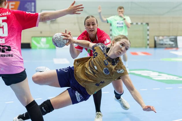 Johanna Andresen BSV, 18 , Lea Gruber Halle, 19 , SV Union Halle Neustadt vs Buxtehuder SV, Handball Bundesliga Frauen, Play Offs 5 11 Matchday 4, Season 2025 26, 10 05 2026 Halle SWH Arena Sachsen Anhalt Germany