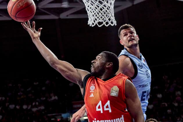 German Basketball Bundesliga BBL , FC Bayern Munich Basketball vs EWE BASKETS Oldenburg, Munich FC Bayern Basketball, Oldenburg EWE BASKETS, 2026 05 10 in Munich BMW Park BALDWIN Kamar FC Bayern Munich Basketball Point Guard PG Nr44 FCBB44 , STANIC Filip EWE BASKETS Oldenburg Center C Nr65 OLD65 sportworld Munich BMW Park Bayern Germany