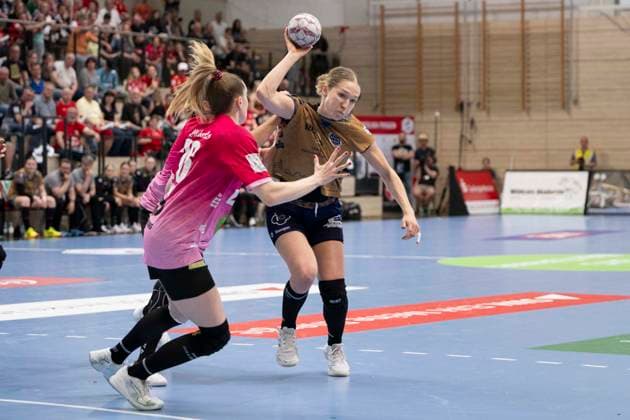 Handball Bundesliga Women,HBF, Season 2025 2026 SV Union Halle Neustadt vs Buxtehuder SV Halle, Germany 10 May 2026 In the picture from left Cara Reuthal Halle and Johanna Andresen Buxtehude Halle Saale SWH Arena Sachsen Anhalt Germany