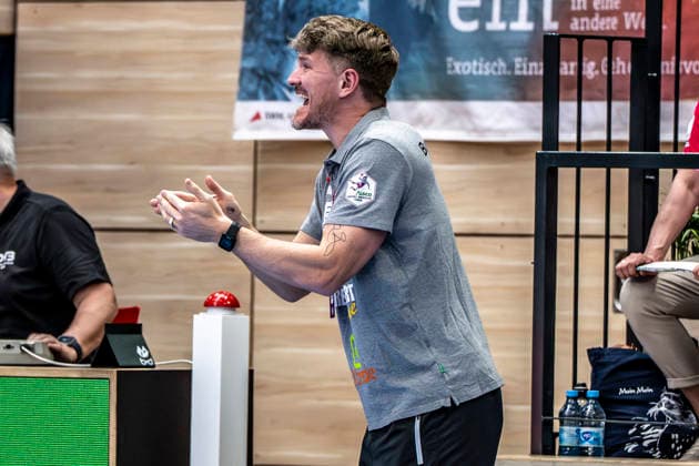 Handball Bundesliga Women,HBF, Season 2025 2026 SV Union Halle Neustadt vs Buxtehuder SV Halle, Germany 10 May 2026 In the picture Coach Nicolaj Andersson Buxtehude Halle Saale SWH Arena Sachsen Anhalt Germany