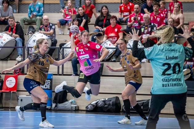 Handball Bundesliga Women,HBF, Season 2025 2026 SV Union Halle Neustadt vs Buxtehuder SV Halle, Germany 10 May 2026 In the picture from left Johanna Andresen Buxtehude , Tabea Wipper Halle , Maj Nielsen Buxtehude and Anni Linder Buxtehude Halle Saale SWH Arena Sachsen Anhalt Germany