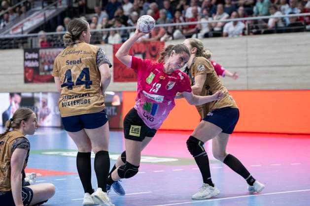 Handball Bundesliga Women,HBF, Season 2025 2026 SV Union Halle Neustadt vs Buxtehuder SV Halle, Germany 10 May 2026 In the picture from left Carina Senel Buxtehude , Madeleine Östlund Oestlund Halle and Lilli Frey Buxtehude Halle Saale SWH Arena Sachsen Anhalt Germany