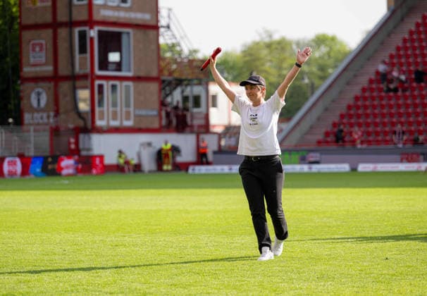 Soccer, Women, Season 2025 2026, Google Pixel Women Bundesliga 25 Matchday , 1 FC Union Berlin TSG 1899 Hoffenheim, Coach Ailien Poese 1 FC Union is celebrated and bid farewell by the fans after the final whistle, 10 05 2026, Copyright: xMatthiasxKochx