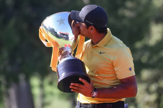 Spain - DP World Tour European Swing - Estrella Damm Catalunya Championship - 10 05 2026 SPAIN, TERRASSA, MAY 10. Yurav Premlall of South Africa celebrates after winning the Estrella Damm Catalunya Championship, part of the DP World Tour European Swing on May 10, 2026 at Real Club de Golf El Prat in Terrassa, nearby Barcelona, Spain. Photo by Manuel Blondeau AOP.Press Terrassa Real Club de Golf El Prat Spain Copyright: x ManuelxBlondeau AOP.Pressx AOP20260510-00005