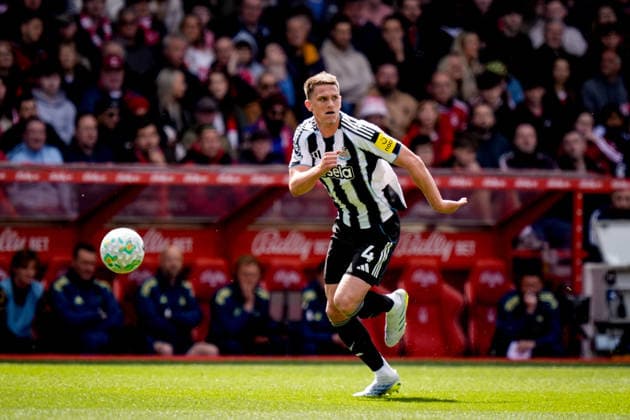Nottingham Forest v Newcastle United - Premier League Sven Botman of Newcastle United makes a run with the ball during the Premier League match between Nottingham Forest and Newcastle United at City Ground in Nottingham, United Kingdom, on May 10, 2026. Nottingham Nottinghamshire United Kingdom  Copyright: xNewsxImagesx originalFilename:cosgrove-premierl260510_npOM0.jpg