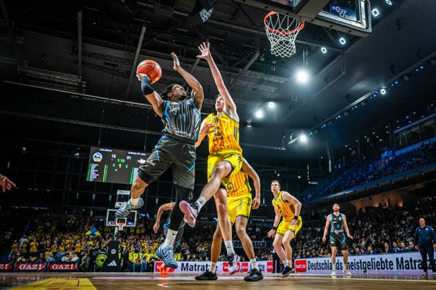 Basketball Berlin 10 05 2026 Season 2025 2026 EasyCredit BBL 1 Bundesliga Men, Men Alba Berlin Science City Jena Ikenna Iroegbu Jena, No 01 Moses Wood Alba Berlin, No 11
