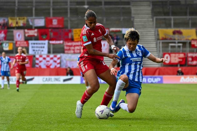 ST HELENS ENGLAND MAY 10 : Aurelie Csillag (27 Liverpool) chasing down the ball during the Adobe WFA cup Semi Final match between Liverpool and Brighton and Hove Albion, St Helens Stadium on 10th May 2026 in St Helens England (Photo by Clare Overfield Sports Press Photo) Copyright: xClarexOverfieldx xSPPx Sportspressphoto_SPR144068