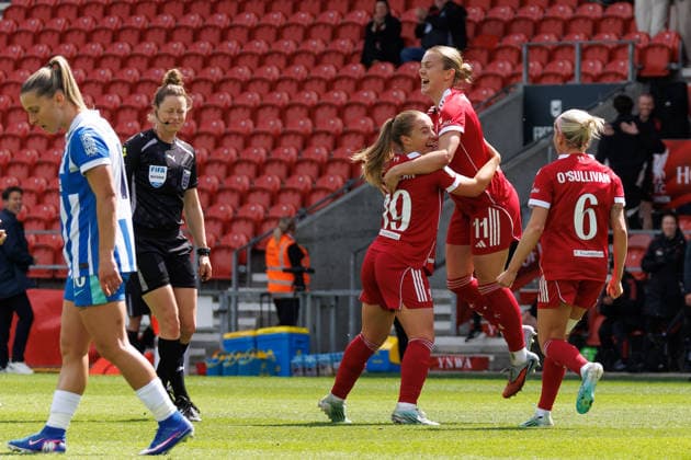 Liverpool FC Women v Brighton & Hove Albion Women Adobe Women™s FA Cup Semi-Final Kirsty Maclean and Beata Olsson of Liverpool FC Women celebrate a goal during the Adobe Women™s FA Cup Semi-Final match between Liverpool FC Women and Brighton & Hove Albion Women at Brewdog Stadium in St Helens, England, on May 10, 2026., Credit:Victoria Cropper Vicky Pearson Avalon UK, Merseyside, St.Helens, Brewdog Stadium  Copyright: xVictoriaxCropperx xVickyxPearsonx xAvalonx 1097936255