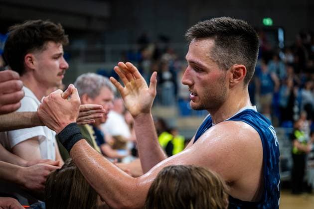 Ryan Mikesell 33 MLP Academics Heidelberg shows emotion at the season finale in the SNP dome in Heidelberg Emotions at the season finale Ryan Mikesell 33 MLP Academics Heidelberg Copyright: xMichaelxGelhardtx