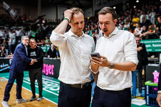 Jacques Schneider Gladiators Trier and Co-Coach Philipp Steiger look forward to the results, Vet Concept Gladiators Trier vs MBC Syntainics, Basketball, easyCredit BBL, Matchday 34, Season 2025 2026, 10 05 2026 Vet Concept Gladiators Trier vs MBC Syntainics, Basketball, easyCredit BBL, Matchday 34, Season 2025 2026, 10 05 2026 Copyright: xEibner-Pressefoto AlexanderxNeisx EP_ANS