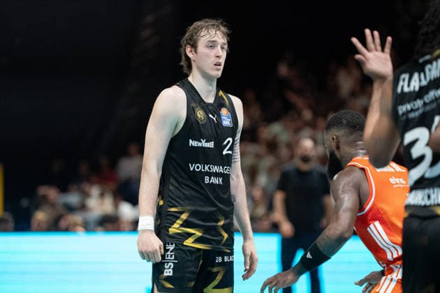 Benny Schroeder Nr 2 Basketball Loewen Braunschweig GER, Basketball Loewen Braunschweig vs Chemnitz 99ers, Basketball, easyCredit BBL, Week 34, Season 2025 26, 10 05 2026 GER, Basketball Loewen Braunschweig vs Chemnitz 99ers, Basketball, easyCredit BBL, Week 34, Season 2025 26, 10 05 2026 Braunschweig Copyright: xEibner-Pressefoto DanielxREINELTx EP_DRT