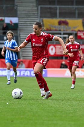 ST HELENS ENGLAND MAY 10 :Cornelia Kapok?s (7 Liverpool) breaks with the ball during the Adobe WFA cup Semi Final match between Liverpool and Brighton and Hove Albion, St Helens Stadium on 10th May 2026 in St Helens England (Photo by Clare Overfield Sports Press Photo) Copyright: xClarexOverfieldx xSPPx Sportspressphoto_SPR144078