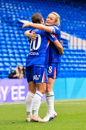 Chelsea Women v Manchester City Women Adobe Womens FA Cup Sam Kerr of Chelsea Women celebrates with her team-mate Erin Cuthbert after scoring her sides second goal during the Adobe Womens FA Cup Semi-Final match at Stamford Bridge, London 10 05 2026 UK Newspapers OUT Copyright: xNeilxHolmesx FIL-23413-0017