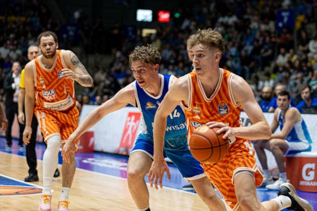 easyCredit Basketball Bundesliga BBL, Frankfurt am Main, Frankfurt Skyliners vs Ratiopharm Ulm, Süwag Energie Arena Frankfurt am Main 10 05 2026 easyCredit Basketball Bundesliga BBL, Frankfurt am Main, Germany 10 05 2026 Ratiopharm Ulm in possession of the ball, Basketball Bundesliga, Match of Frankfurt Skyliners vs Ratiopharm Ulm Süwag Energie Arena Frankfurt am Main Copyright: xBEAUTIFULxSPORTS Freudensteinx