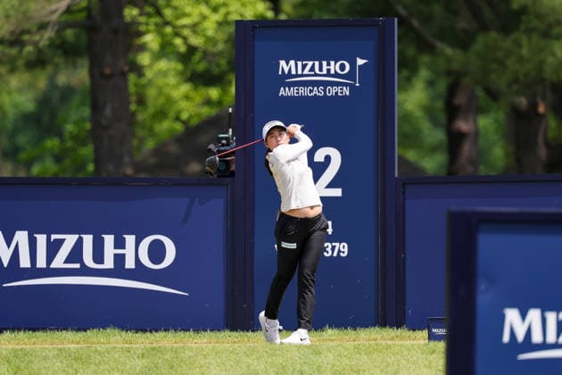 WEST CALDWELL, NJ - MAY 10: Atthaya Thitikul of Thailand tees off at the twelfth tee during the final round of the Mizuho Americas Open on May 10, 2026 at Mountain Ridge Country Club in West Caldwell, New Jersey. (Photo by Andrew Mordzynski Icon Sportswire) GOLF: MAY 10 LPGA, Golf Damen Mizuho Americas Open EDITORIAL USE ONLY Icon2605107765627
