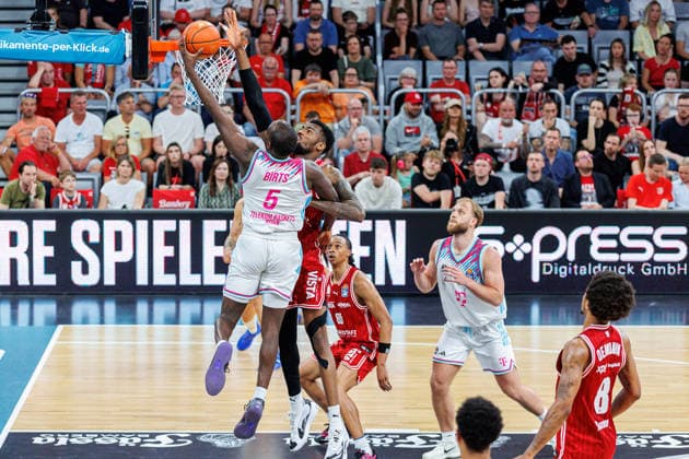 Tylan Birts Telekom Baskets Bonn, 05 , Ejiofor Onu BMA365 Bamberg Baskets, 35 , BMA365 Bamberg Baskets vs Telekom Baskets Bonn, Basketball, easyCredit BBL, Matchday 34, 10 05 2026 BMA365 Bamberg Baskets vs Telekom Baskets Bonn, Basketball, easyCredit BBL, Matchday 34, 10 05 2026 Bamberg Copyright: xEibner-Pressefoto G.xSantemizx EP_EER