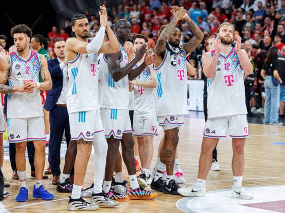 Team, squad, end of game, disappointed, disappointment, negative emotions, negative emotion, BMA365 Bamberg Baskets vs Telekom Baskets Bonn, Basketball, easyCredit BBL, Matchday 34, 10 05 2026 BMA365 Bamberg Baskets vs Telekom Baskets Bonn, Basketball, easyCredit BBL, Matchday 34, 10 05 2026 Bamberg Copyright: xEibner-Pressefoto G.xSantemizx EP_EER