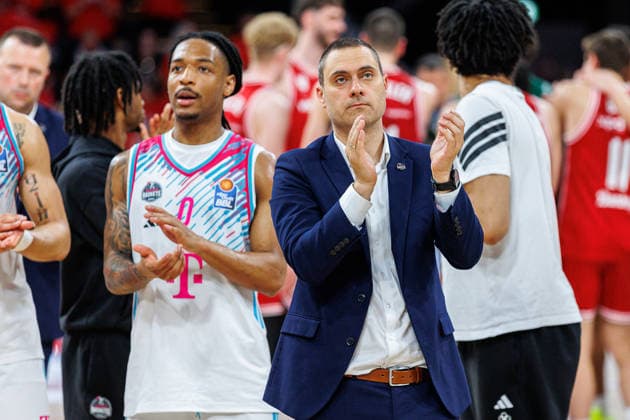 Marko Stankovic Telekom Baskets Bonn, Coach , end of game, disappointed, disappointment, negative emotions, negative emotion, BMA365 Bamberg Baskets vs Telekom Baskets Bonn, Basketball, easyCredit BBL, Matchday 34, 10 05 2026 BMA365 Bamberg Baskets vs Telekom Baskets Bonn, Basketball, easyCredit BBL, Matchday 34, 10 05 2026 Bamberg Copyright: xEibner-Pressefoto G.xSantemizx EP_EER