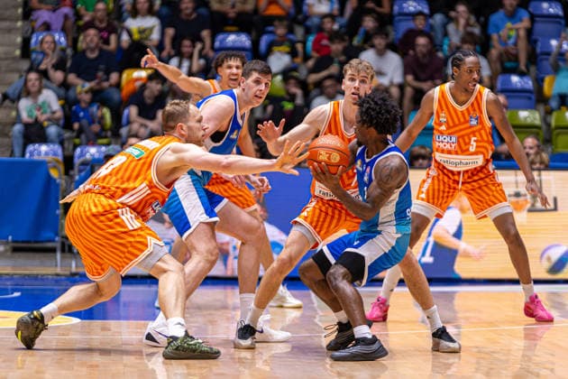 easyCredit Basketball Bundesliga BBL, Frankfurt am Main, Frankfurt Skyliners vs Ratiopharm Ulm, Süwag Energie Arena Frankfurt am Main 10 05 2026 easyCredit Basketball Bundesliga BBL, Frankfurt am Main, Germany 10 05 2026 Isaiah Swope Frankfurt Skyliners, 1 on the ball, Basketball Bundesliga, Match of Frankfurt Skyliners vs Ratiopharm Ulm Süwag Energie Arena Frankfurt am Main Copyright: xBEAUTIFULxSPORTS Freudensteinx