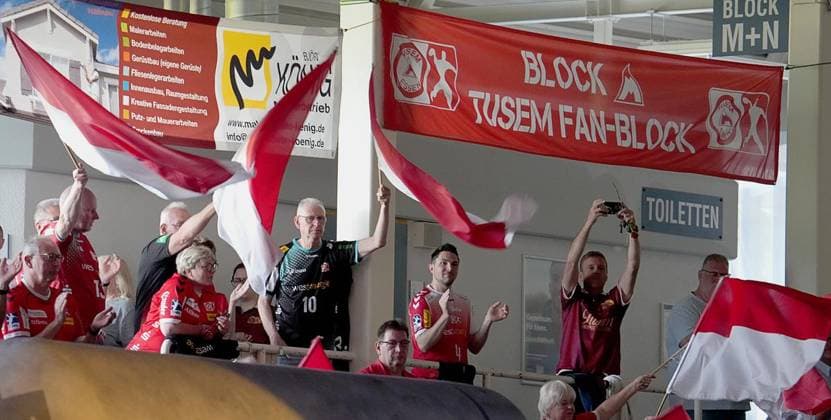 Handball in Essen FOR EDITORIAL PURPOSES ONLY EDITORIAL USE ONLY p Spectators at the match between TUSEM Essen and HSC 2000 Coburg The match between TUSEM Essen and HSC 2000 Coburg ended on 10 05 2026 at the Sporthalle Am Hallo, Ernestinenstraße 57 with 37 28 Michael Gohl FUNKE Foto Services p Sport Deutschland Nordrhein Westfalen Essen Copyright MichaelxGohl Copyright: MichaelxGohl doc85sdzqxws3phfjyw7zg ,EDITORIAL USE ONLY Copyright: MichaelxGohl