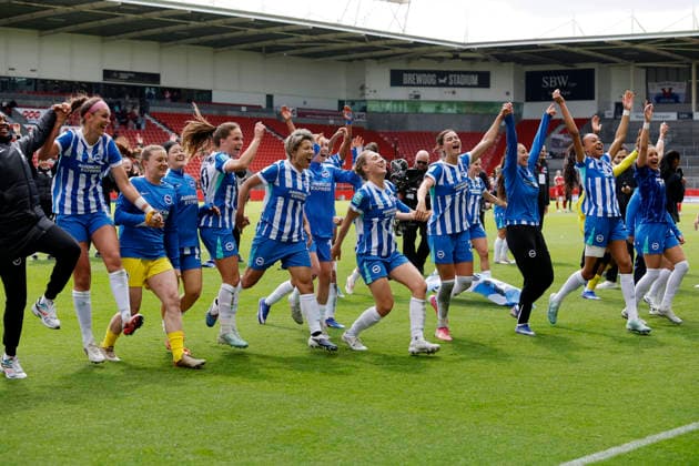 Liverpool Women v Brighton & Hove Albion Women, St Helens, UK - 10 May 2026 Brighton & Hove Albion players celebrate following victory during the Women™s FA Cup Semi Final match between Liverpool Women and Brighton & Hove Albion Women at The Brewdog Stadium on 10 May 2026 in St Helens, England (Photo by Steve Taylor PPAUK) St Helens The Brewdog Stadium Merseyside England Copyright: xStevexTaylor PPAUKx PPA-273905