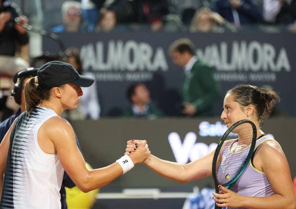 May 10, 2026, Rome, Lazio, Italy: IGA SWIATEK of Poland and ELISABETTA COCCIARETTO of Italy after the match in the third round of tennis tournament WTA, Tennis Damen 1000 Internazionali BNL DÃ¢â‚¬â ¢Italia, Rome, Italy. Swiatek won 6:1, 6:0 Rome Italy - ZUMAc278 20260510_zsp_c278_020 Copyright: xMarcinxCholewinskix