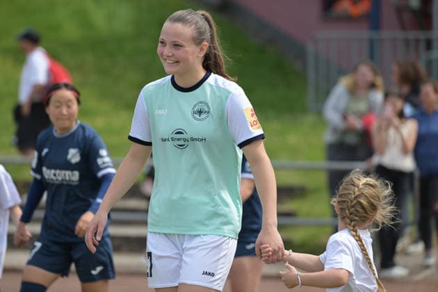 10 05 2026, Football, 2 Womens Bundesliga, 2025 2026, 25 Matchday, SG 99 Andernach SC Sand Malou Müller Andernach is in a good mood during the run-in Andernach Stadium Rhineland-Palatinate Germany