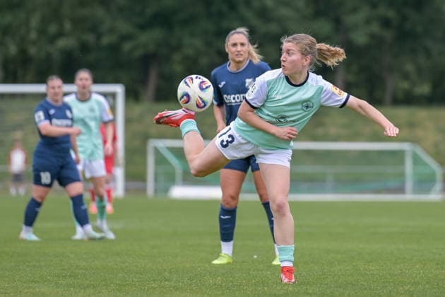 10 05 2026, Football, 2 Womens Bundesliga, 2025 2026, 25 Matchday, SG 99 Andernach SC Sand Marlene Ganßer 13 Andernach plays the ball with the hook Andernach Stadium Rhineland-Palatinate Germany