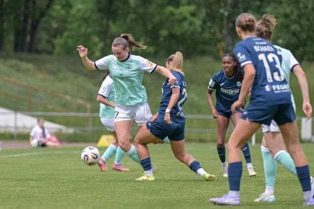 10 05 2026, Soccer, 2 Women Bundesliga, 2025 2026, Matchday 25, SG 99 Andernach SC Sand Malou Müller 27 Andernach in duel with Ivana Slipcevic 23 Sand Andernach Stadion Rheinland Pfalz Germany