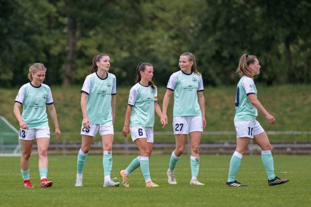 10 05 2026, Football, 2 Womens Bundesliga, 2025 2026, Matchday 25, SG 99 Andernach SC Sand Andernach players Marlene Ganßer 13 , Magdalena Schumacher 23 , Lisa Kossmann 6 , Malou Müller 27 and Leonie Krump 10 do not look very happy yet, despite a good first half Andernach Stadium Rhineland-Palatinate Germany