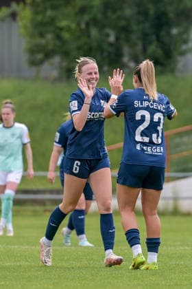 10 05 2026, Football, 2 Womens Bundesliga, 2025 2026, Matchday 25, SG 99 Andernach SC Sand Milena Fischer 6 Sand applauds her teammate Ivana Slipcevic 23 Sand after her goal Andernach Stadium Rhineland-Palatinate Germany