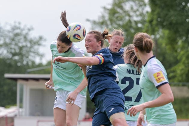10 05 2026, Soccer, 2 Womens Bundesliga, 2025 2026, Matchday 25, SG 99 Andernach SC Sand Header duel between Magdalena Schumacher Andernach and Jenny Gaugigl 22 Sand Andernach Stadium Rhineland-Palatinate Germany