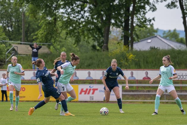 10 05 2026, Soccer, 2 Womens Bundesliga, 2025 2026, Matchday 25, SG 99 Andernach SC Sand Carolin Schraa 7 Andernach wins against Jenny Gaugigl 22 Sand Andernach Stadion Rheinland Pfalz Germany