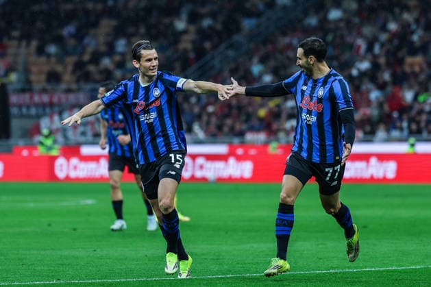 AC Milan vs Atalanta BC Serie A 2025 26 10 05 2026 Davide Zappacosta of Atalanta BC celebrates after scoring a goal with Marten De Roon of Atalanta BC during Serie A 2025 26 football match between AC Milan and Atalanta BC at San Siro Stadium in Milan, Italy Copyright: xBEAUTIFULxSPORTS Carabellix