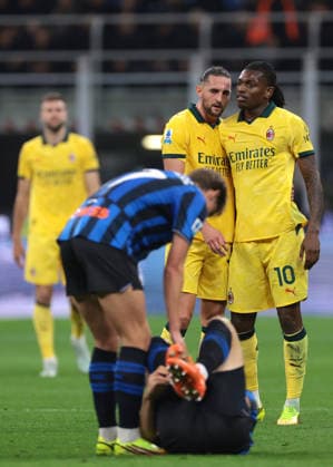 Milan, Italy, 10th May 2026. Adrien Rabiot of AC Milan has a word with team mate Rafael Leao following a late challenge by the Portuguese striker on Giorgio Scalvini of Atalanta during the AC Milan vs Atalanta Serie A match at Giuseppe Meazza, Milan. Picture credit should read: Jonathan Moscrop Sportimage EDITORIAL USE ONLY. No use with unauthorised audio, video, data, fixture lists, club league logos or live services. Online in-match use limited to 120 images, no video emulation. No use in betting, games or single club league player publications. SPI_025_JM_MILAN_ATALANTA SPI-4760-0025