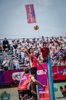 Beach volleyball men Allianz German Beach Tour 2026 Tourstop Düsseldorf 10 05 2026 Niklas Held attacking Düsseldorf Robert Lehr Ufer North Rhine-Westphalia Germany