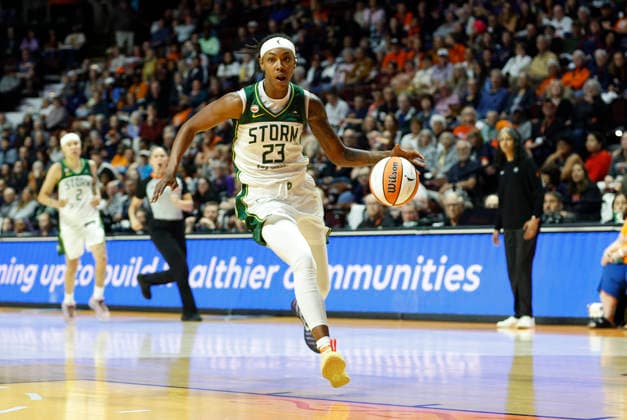 UNCASVILLE, CT - MAY 10: Jordan Horston 23 of the Seattle Storm drives to the basket during the WNBA, Basketball Damen, USA game between Seattle Storm and Connecticut Sun on May 10, 2026, at Mohegan Sun Arena in Uncasville, CT. (Photo by M. Anthony Nesmith Icon Sportswire) WNBA: MAY 10 Seattle Storm at Connecticut Sun EDITORIAL USE ONLY Icon26051003