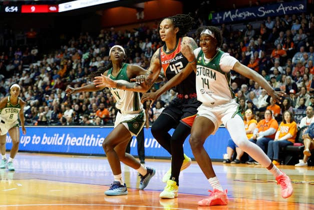 UNCASVILLE, CT - MAY 10: Flau jae Johnson 4 of the Seattle Storm, Brittney Griner 42 of the Connecticut Sun and Dominique Malonga 14 of the Seattle Storm in action during the WNBA, Basketball Damen, USA game between Seattle Storm and Connecticut Sun on May 10, 2026, at Mohegan Sun Arena in Uncasville, CT. (Photo by M. Anthony Nesmith Icon Sportswire) WNBA: MAY 10 Seattle Storm at Connecticut Sun EDITORIAL USE ONLY Icon26051027