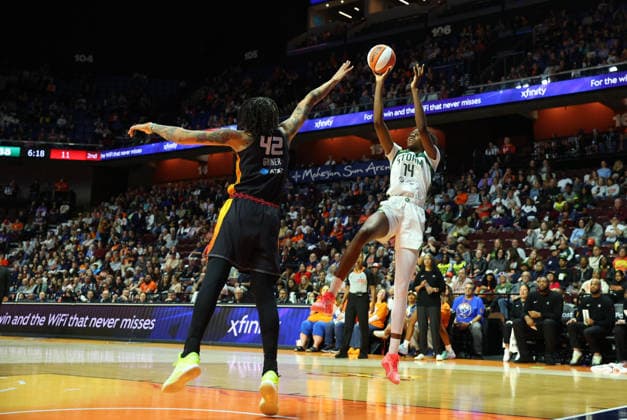 UNCASVILLE, CT - MAY 10: Dominique Malonga 14 of the Seattle Storm shoots over Brittney Griner 42 of the Connecticut Sun during the WNBA, Basketball Damen, USA game between Seattle Storm and Connecticut Sun on May 10, 2026, at Mohegan Sun Arena in Uncasville, CT. (Photo by M. Anthony Nesmith Icon Sportswire) WNBA: MAY 10 Seattle Storm at Connecticut Sun EDITORIAL USE ONLY Icon26051035